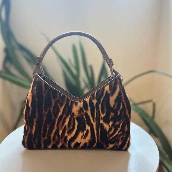 STAUD Valerie Shoulder Bag in Lady Leopard Cacao w/ detachable crossbody strap - Picture 5 of 16